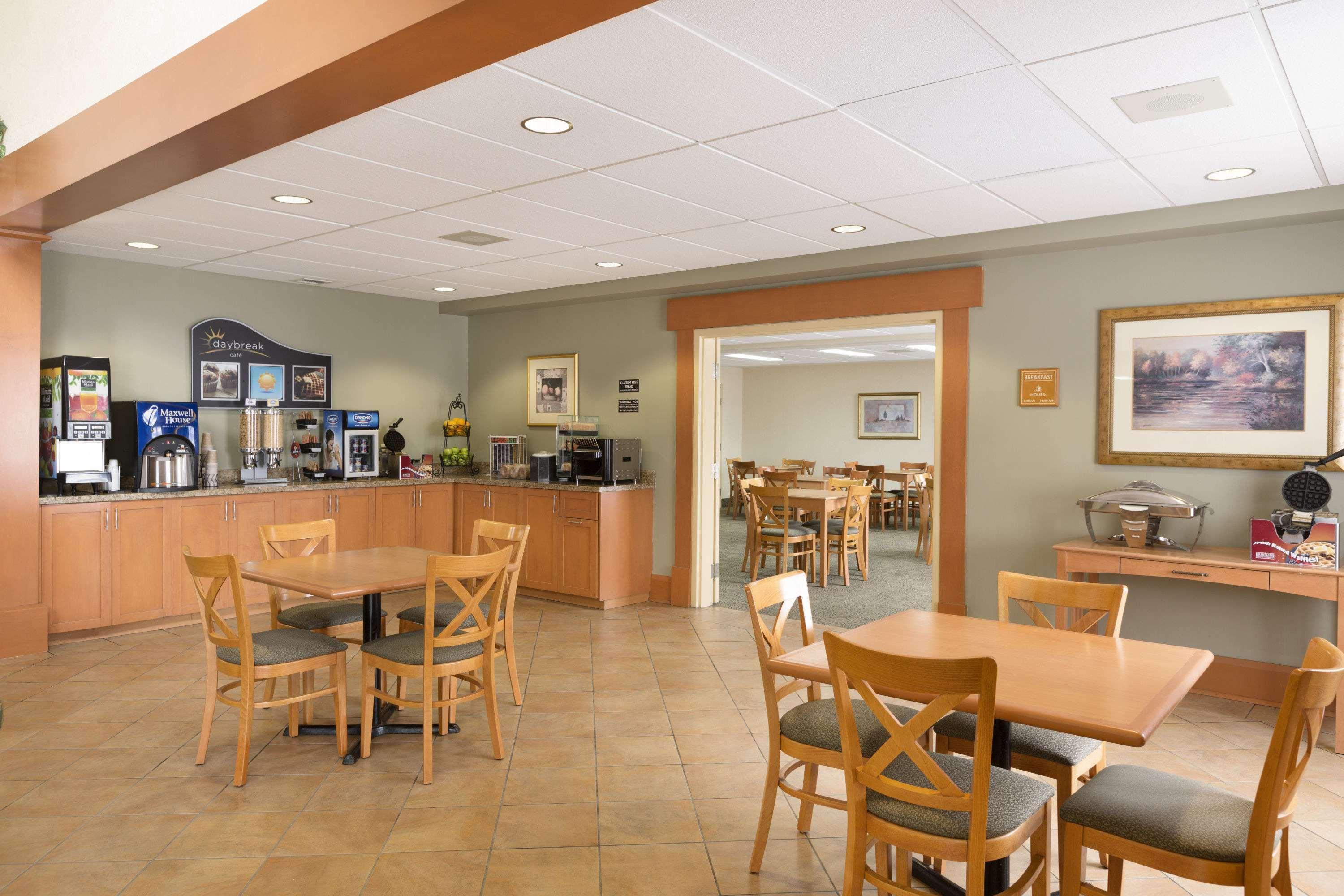 Days Inn By Wyndham Orillia Exterior foto